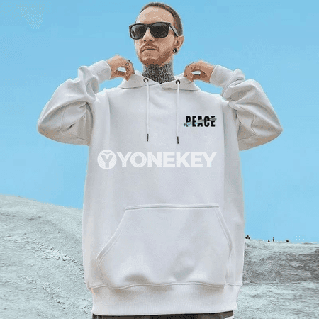Erkekler üçin oversize hoodi, ýazmaça ýazgyly, şäher stilinde