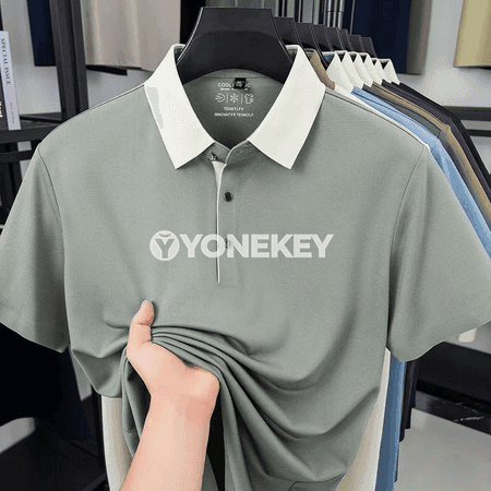 Erkekler üçin reňk blokly polo köýnek, çalt gurajak ýeňil material