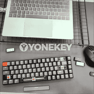 Notebook üçin goýulýan setka stol 