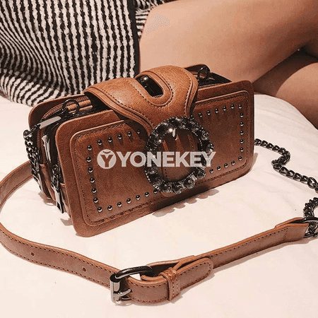 Aýal-gyzlar üçin PU deriden moda egin sumkasy, zynjyrly görnüş