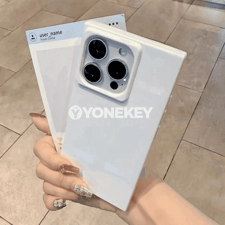 iPhone 11-16 Pro Max üçin ýumşak silikon gorag gapagy