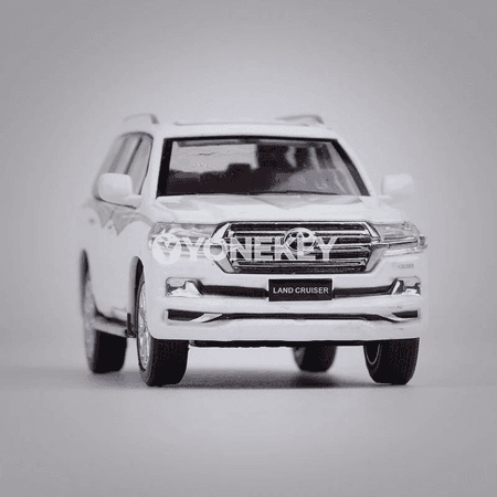Toyota Land Cruiser LC200 1:64 metal model awtoulag — premium SUV