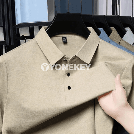 Erkekler üçin ýazlyk dem alýan birreňkli polo futbolka