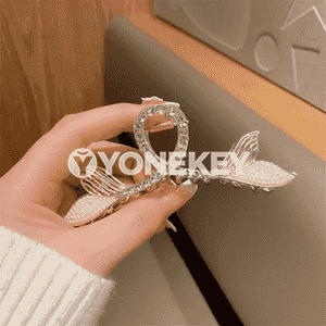 Gyzlar üçin saç aksesuarlary