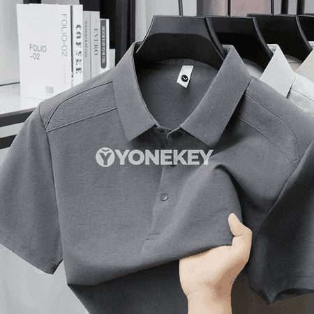 Erkekler üçin ýeňil, dem alýan panelly gysga ýeňli polo futbolka
