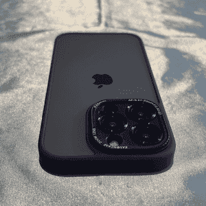 iPhone modelli telefonlar üçin niýetlenen daş.