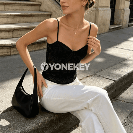 Zenanlar üçin dantelli korset görnüşli ýeňil ýazky top