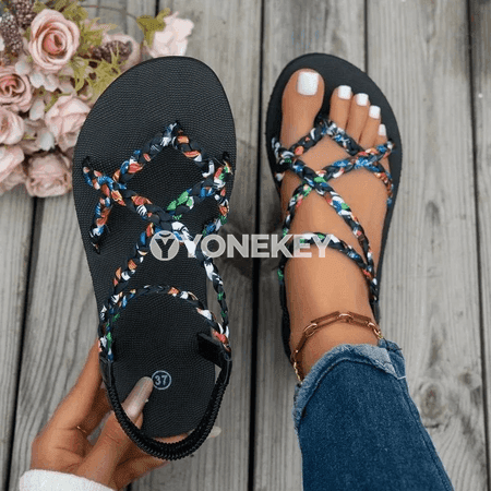 Zenanlar üçin ýeňil tomus sandal: açyk burnly, rahat we giň ölçegli