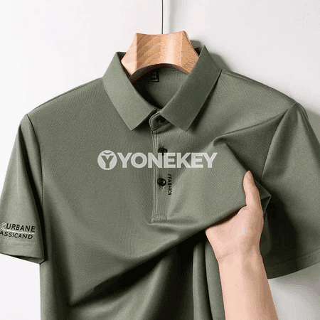 Erkekler üçin biznes-stil polo köýnek, gysga ýeňli, amatly we dem alýan