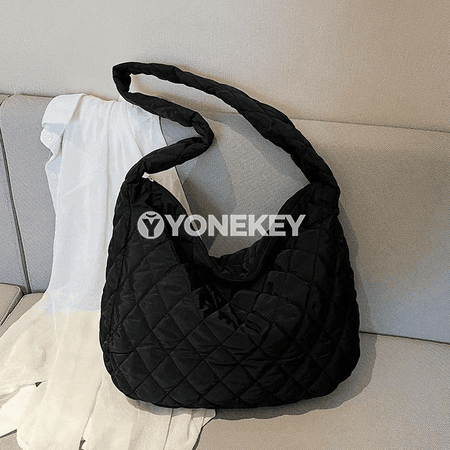 Zenanlar üçin uly ýyly quilted egin sumka, ýeňil moda model