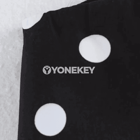 Zenanlar üçin polka nokatly mini ýubka, ýagty we şäher stili