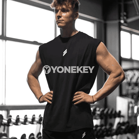 Erkekler üçin tomuslyk dem alýan sport maýkasy, ýeňsiz