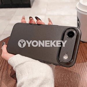 iPhone Apple 17 Pro Max telefonlar üçin silikon görnüşli çehollar.