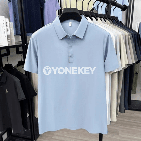 Erkekler üçin ýeňil, dem alýan polo futbolka – tomusky sport stili