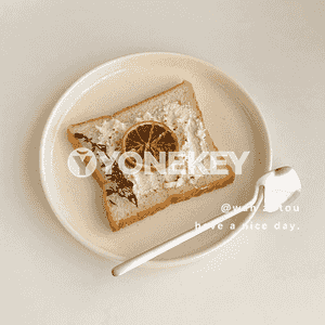Aşhanada ulanmak üçin çemçe 