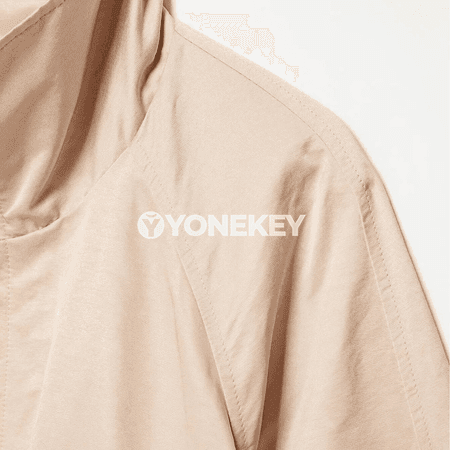 Aýallar üçin ýakasy ýokary, giň kesimli zipli gysga jaket