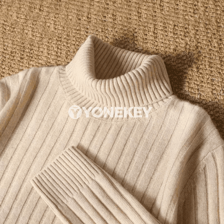Erkekler üçin zolakly ýyly ýokary boýunli switer