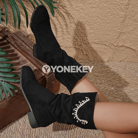Zamşly platformaly zenan boots, rhinestone bezegli, tegelek burunly