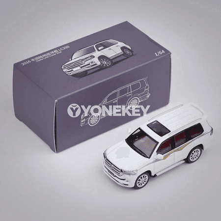Toyota Land Cruiser LC200 1:64 metal model awtoulag — premium SUV