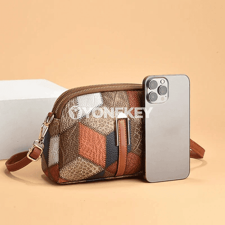 Zenanlar üçin moda shell görnüşli egin sumkasy, kiçi elde göterilýän