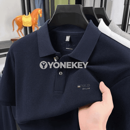 Erkekler üçin ýeňil, gysga ýeňli klassiki polo köýnek