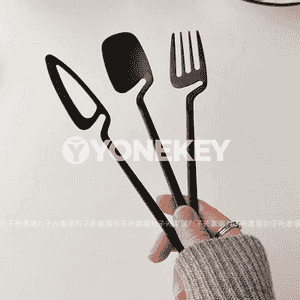 Koreý stilindäki çemçe-pyçak 