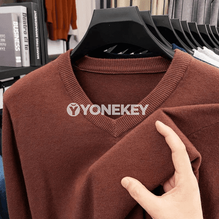Erkekler üçin ýyly V boýun trikotaž köýnek, giň kesim