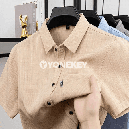 Erkekler üçin ýeňil plaid polo köýnek, tomuslyk dem alýan model