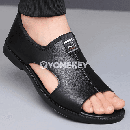 Erkekler üçin amatly gündelik sandal we tomus aýakgaby