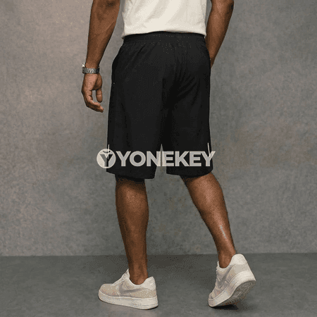 Erkekler üçin ýeňil sport şortikler, çalt guradyjy, giň kesim