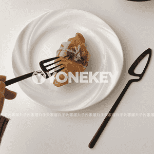 Koreý stilindäki çemçe-pyçak 