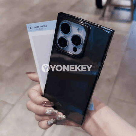iPhone 11-16 Pro Max üçin ýumşak silikon gorag gapagy