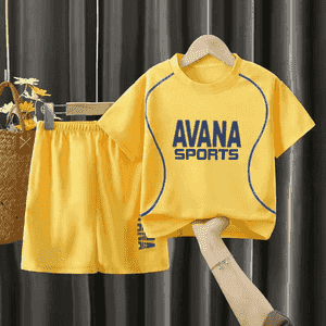 Oglanjyklar üçin futbolka +şortik.