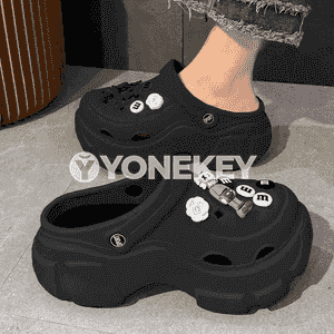 Zenanlar üçin öňi ýapyk şypbyklar 