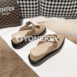 Zenanlar üçin niýetlenen öňi ýapyk şypbyk
