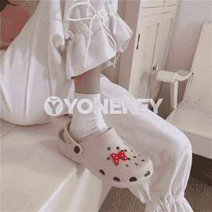 Zenanlar üçin niýetlenen öňi ýapyk şypbyklar