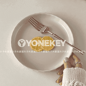 Koreý stilindäki tarelka 