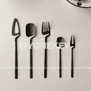Koreý stilindäki çemçe-pyçak 