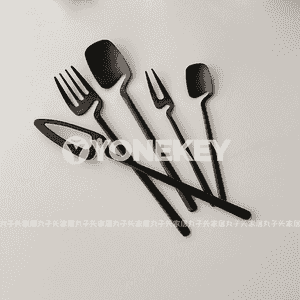 Koreý stilindäki çemçe-pyçak 