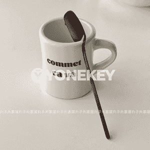Koreý stilindäki çemçe-pyçak 
