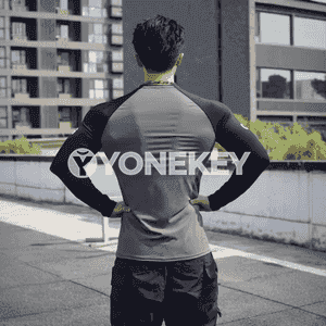 Erkekler üçin niýetlenen sport futbolka