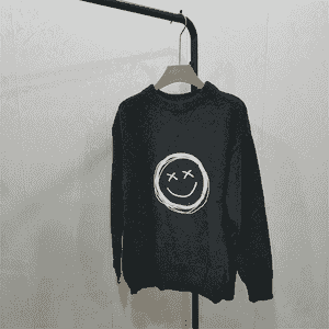 Oglanlar üçin niýetlenen moda switer.