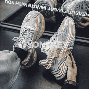 Oglanlar üçin niýetlenen sport krasowka