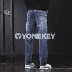 Erkekler üçin niýetlenen owadan, moda jynsy.
