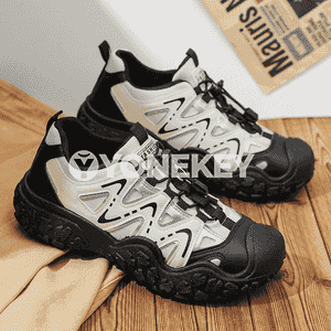 Erkekler üçin niýetlenen moda, sport aýakgaplary.