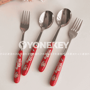 Aşhanada ulanmak üçin çemçe-wilka 