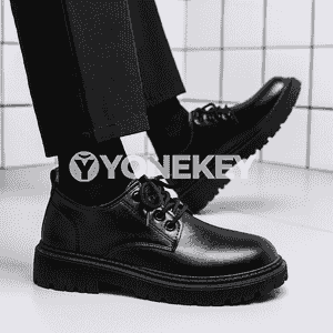 Erkekler üçin niýetlenen aýagyňyza laýyk iňlis stilindäki aýakgaplar.