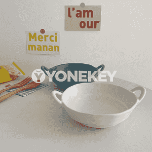 Aşhanada ulanmak üçin tabak