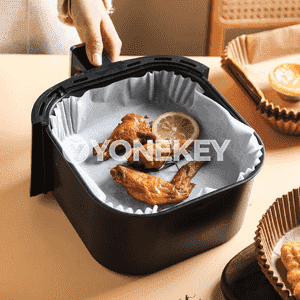 Aşhanada çörek bişirilýän kagyz tabak