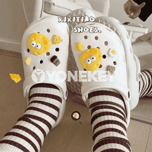 Zenanlar üçin niýetlenen arkasy açyk şypbyklar